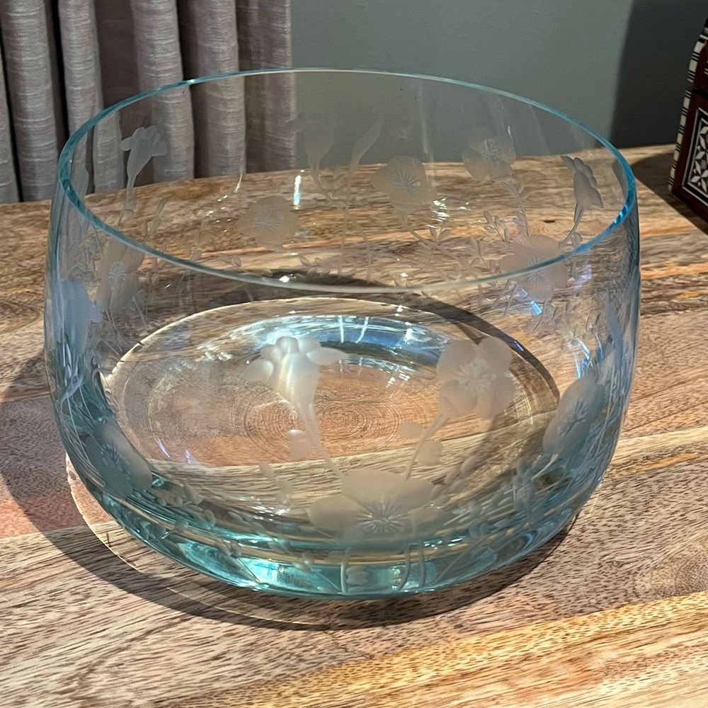 Large etched glass bowl - vintage
